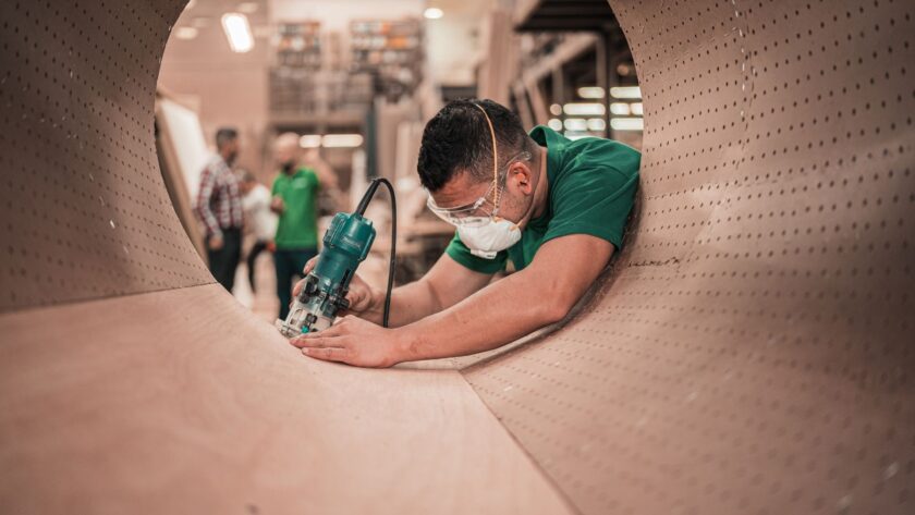 倉庫の修繕の理由