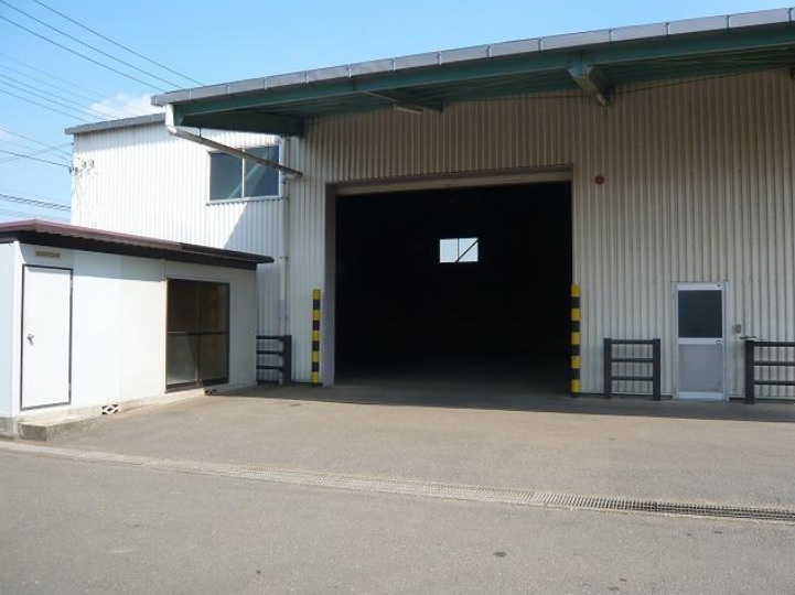 埼玉県所沢市大字松郷２８１－３　132.6坪　貸倉庫・貸工場